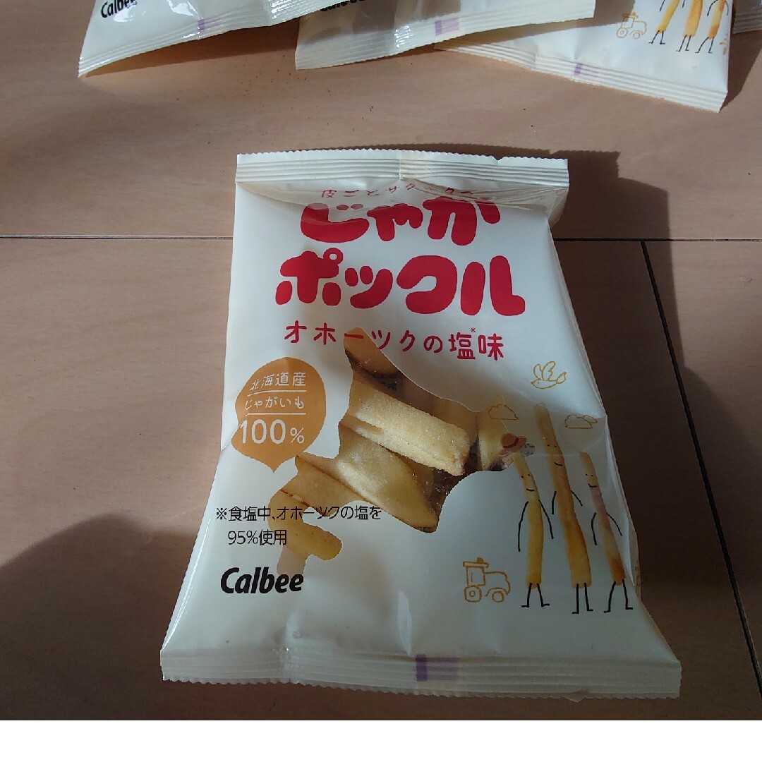 カルビー(カルビー)のじゃがポックル１０袋＋じゃがピリカ１袋 食品/飲料/酒の食品(菓子/デザート)の商品写真