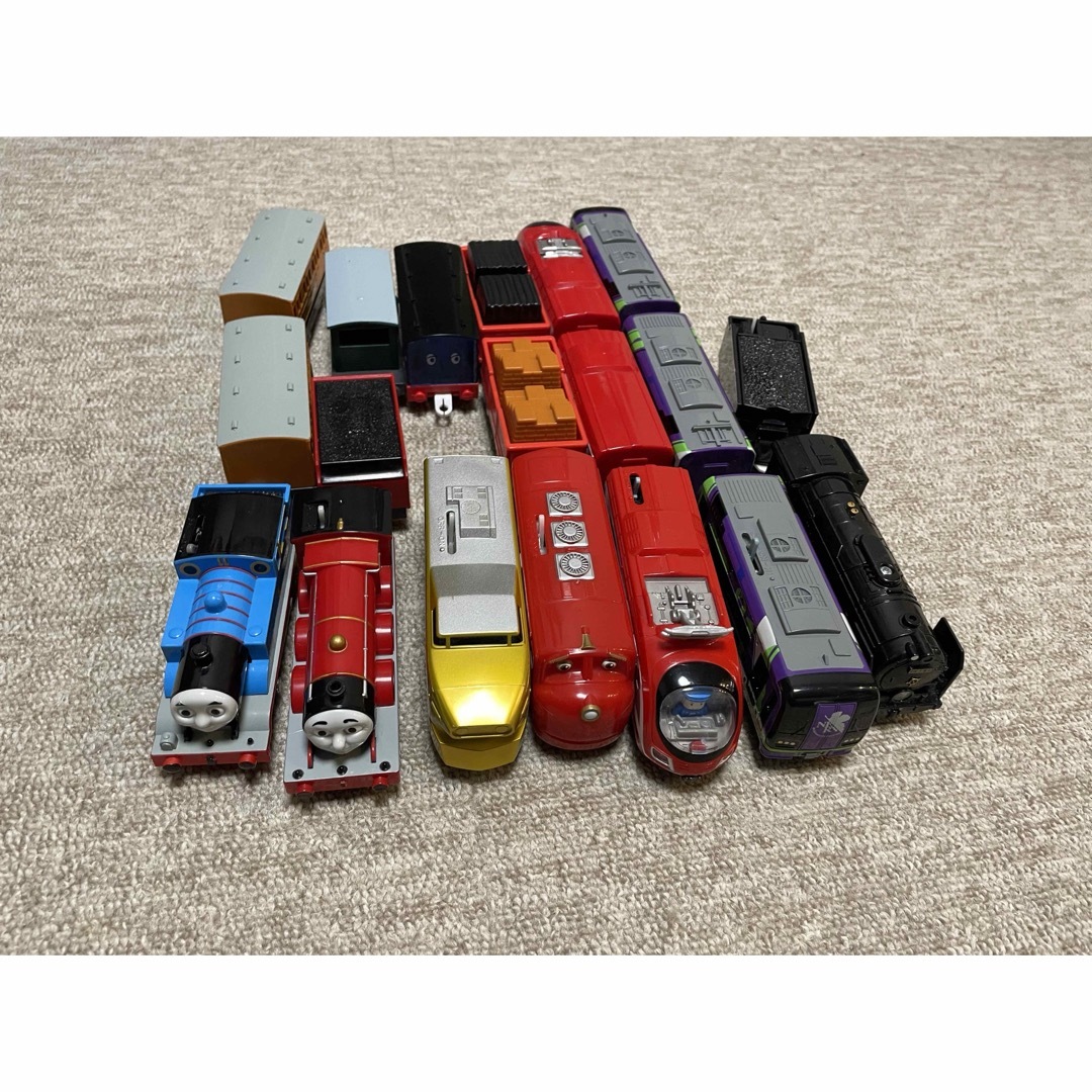 Takara Tomy(タカラトミー)のプラレール　色々6種類 キッズ/ベビー/マタニティのおもちゃ(電車のおもちゃ/車)の商品写真