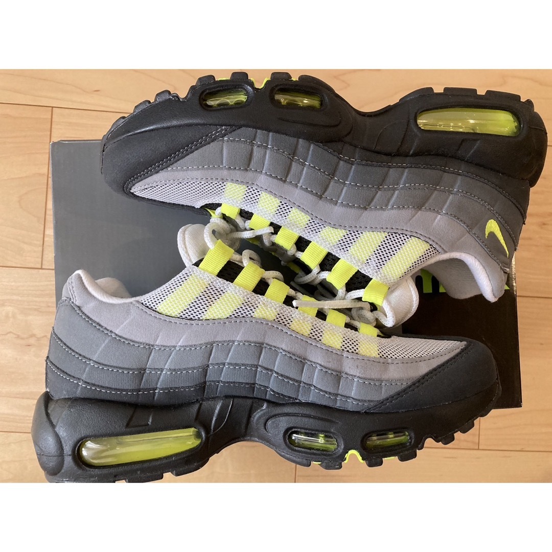 NIKE(ナイキ)の2020 NIKE AIR MAX 95 イエローグラデ 24.5cm レディースの靴/シューズ(スニーカー)の商品写真