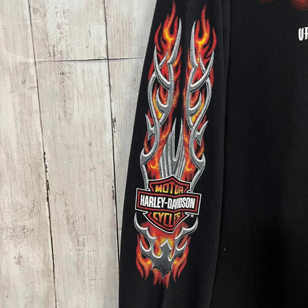 Harley Davidson(ハーレーダビッドソン)のアメリカ古着　ハーレーダビットソン長袖ファイヤーパターンバックプリントTシャツ黒 メンズのトップス(Tシャツ/カットソー(七分/長袖))の商品写真