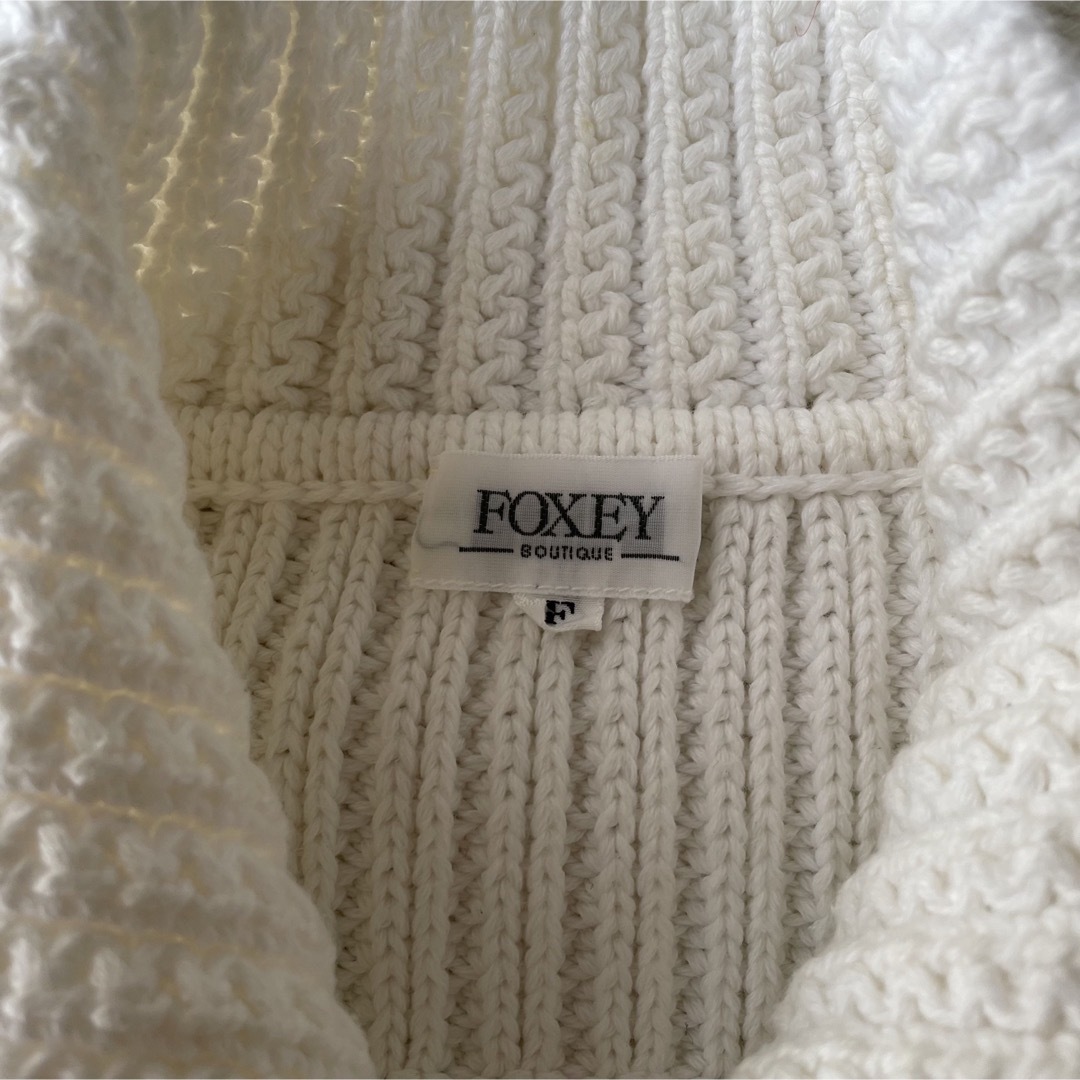 FOXEY(フォクシー)の美品！FOXEY フォクシー　ニットブルゾン　白　ジップアップ　アウター レディースのジャケット/アウター(ブルゾン)の商品写真