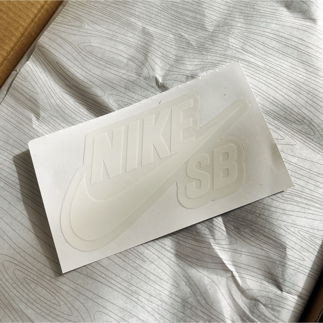 NIKE(ナイキ)のタイトブース × ナイキ SB ダンク ロー プロ  ブラック アンド ホワイト メンズの靴/シューズ(スニーカー)の商品写真