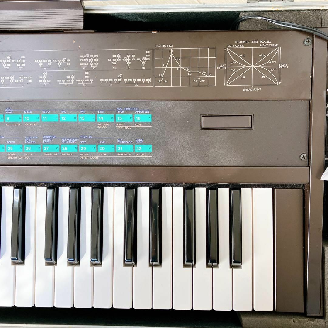 YAMAHA シンセサイザー DX7 ハードケース付 カートリッジ2個付 希少品-