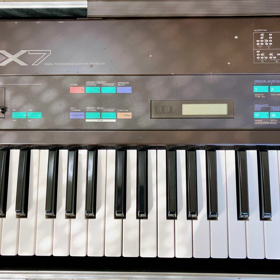 YAMAHA dx7 シンセサイザー ケース付 カートリッジ2個付-