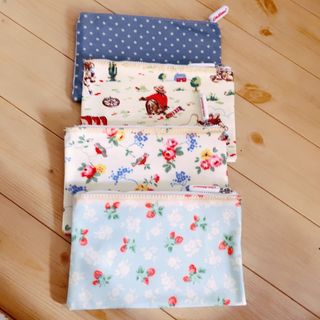 キャスキッドソン(Cath Kidston)のCath Kidston LONDON キャスキッドソン ポーチ 小物入れ 自然(ポーチ)