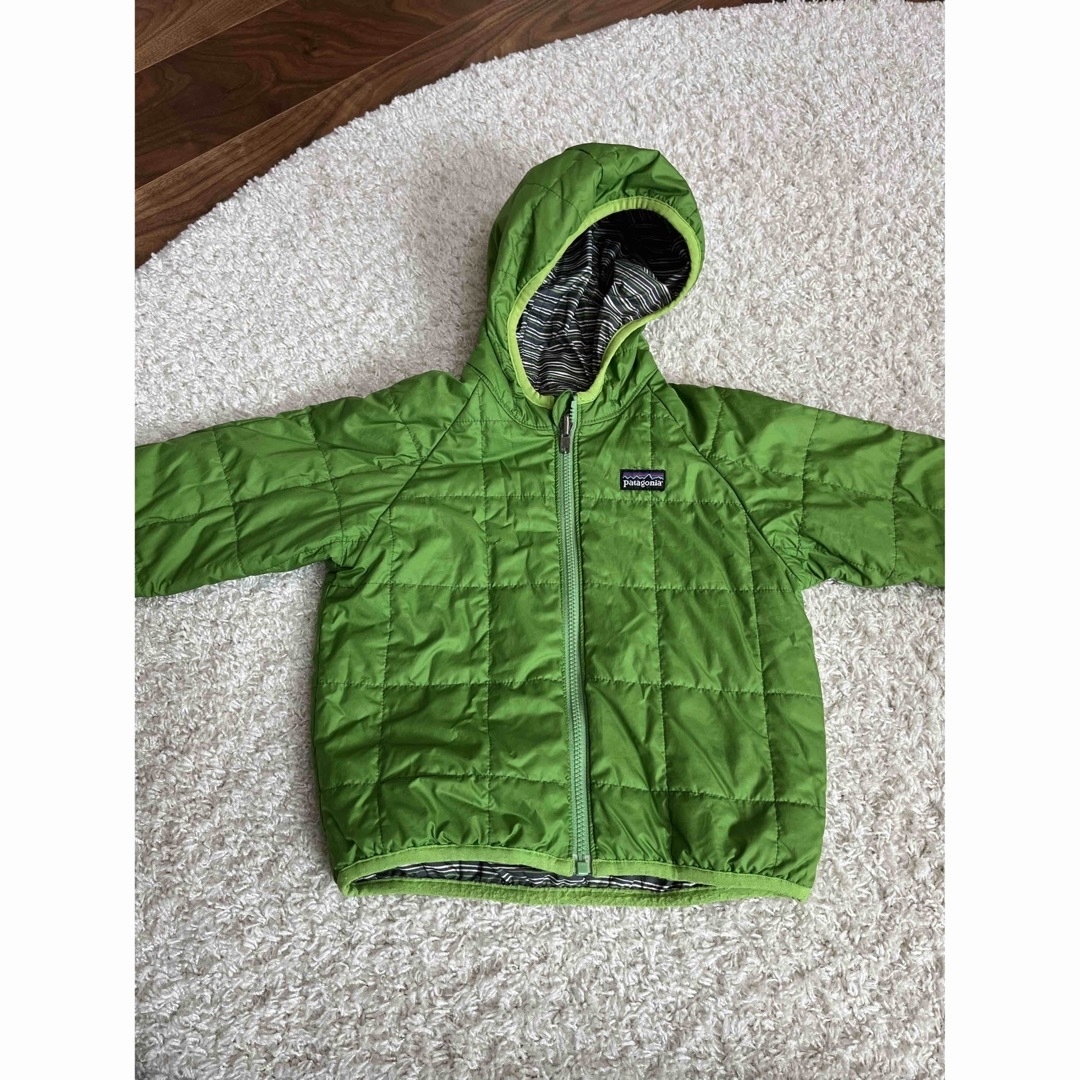 patagonia(パタゴニア)のパタゴニア　リバーシブルジャケット　100 キッズ/ベビー/マタニティのキッズ服男の子用(90cm~)(ジャケット/上着)の商品写真