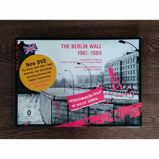 洋書　The Berlin Wall 1961-1989　DVD付(ノンフィクション/教養)