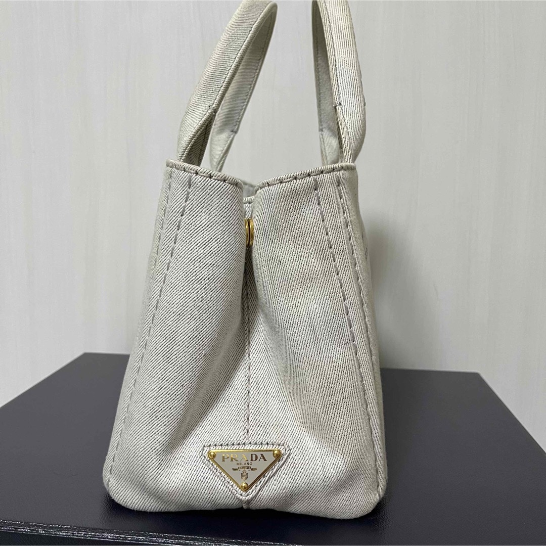 PRADA - カナパ ビアンコの通販 by ♡'s shop|プラダならラクマ