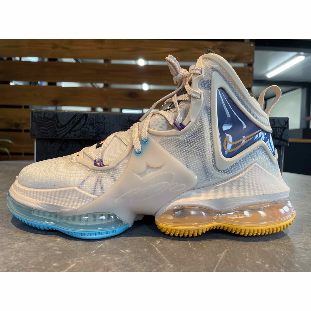 NIKE(ナイキ)のNike Lebron 19 ナイキ レブロン 19 メンズの靴/シューズ(スニーカー)の商品写真