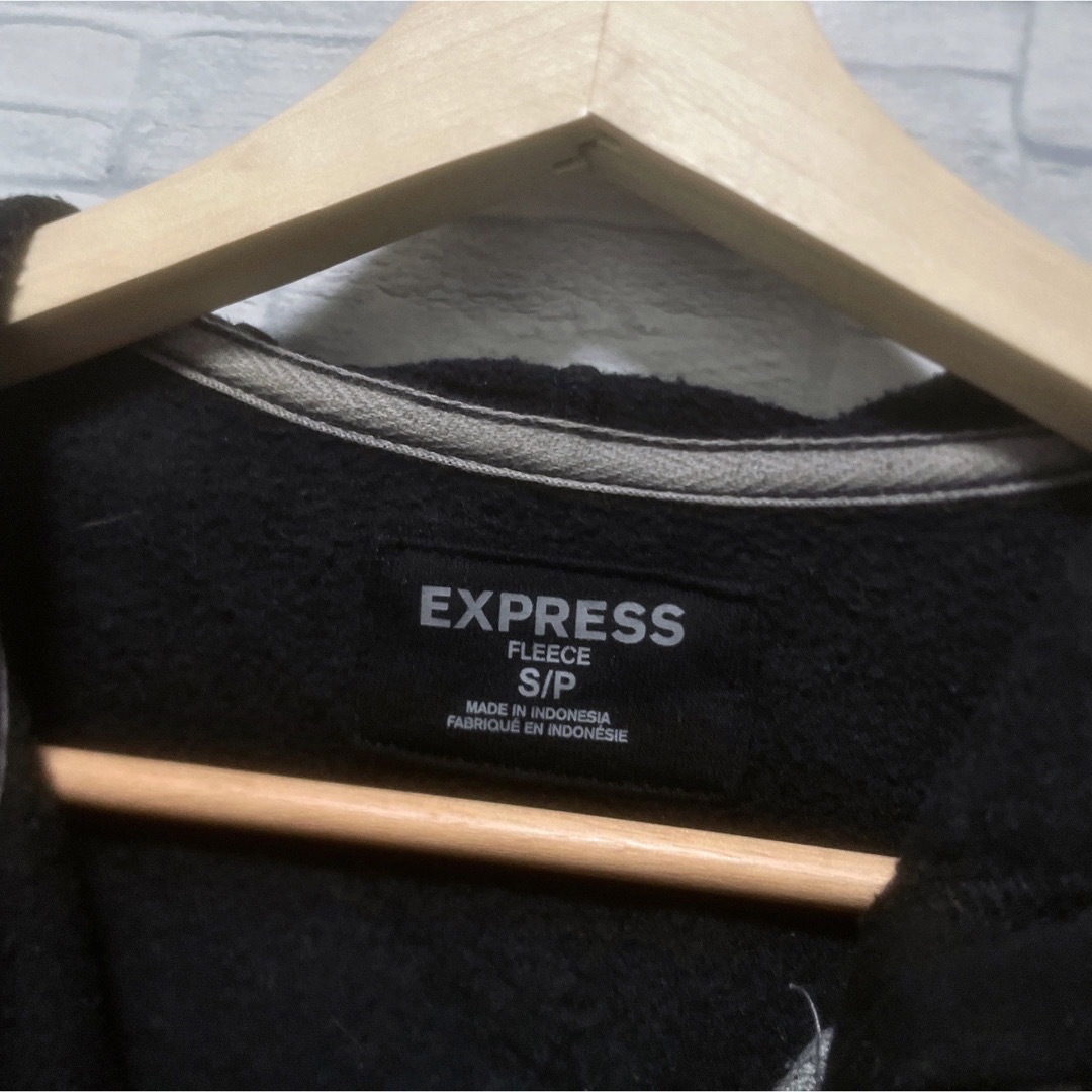 EXPRESS(エクスプレス)のジップアップパーカー　裏起毛　S　ブラック　黒　ロゴ　USA古着　EXPRESS メンズのトップス(パーカー)の商品写真