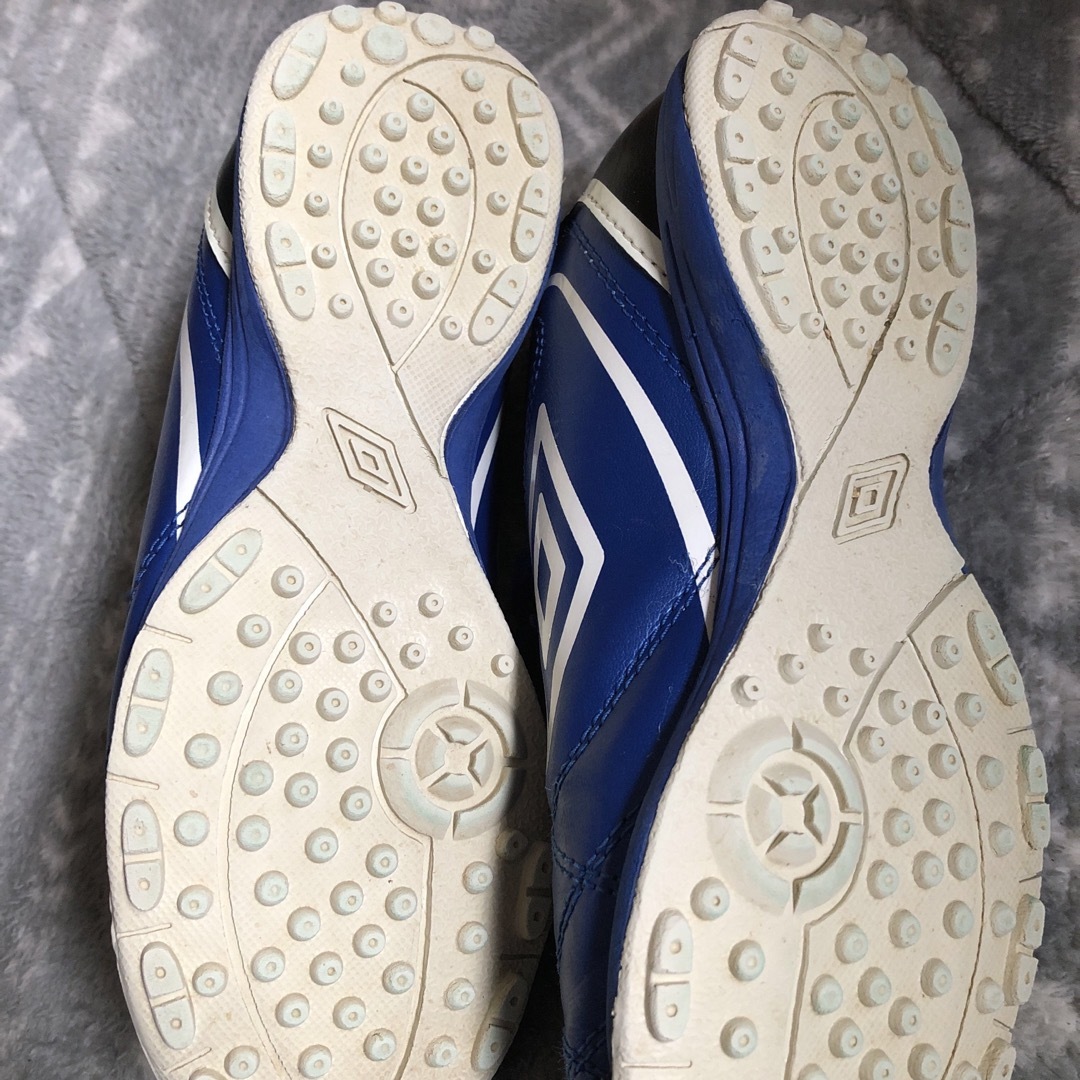 UMBRO(アンブロ)のトレーニングシューズ 19cm キッズ/ベビー/マタニティのキッズ靴/シューズ(15cm~)(スニーカー)の商品写真