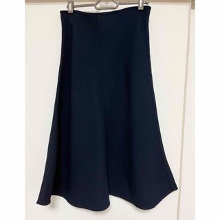 ユニクロ(UNIQLO)のユニクロU  ネイビーAラインスカート ウエスト64cm(ロングスカート)