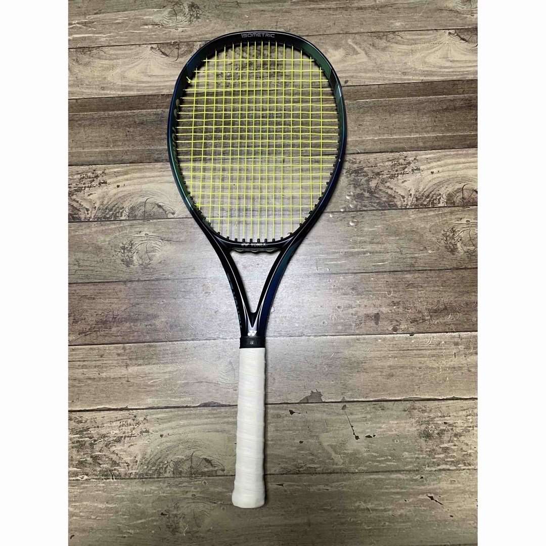 YONEX(ヨネックス)のYONEX EZONE 100 2022(G2)国内正規品 スポーツ/アウトドアのテニス(ラケット)の商品写真