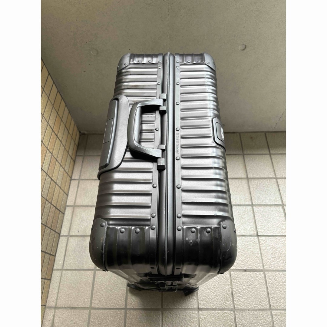 RIMOWA(リモワ)のRIMOWA Topas Stealth  98L メンズのバッグ(トラベルバッグ/スーツケース)の商品写真