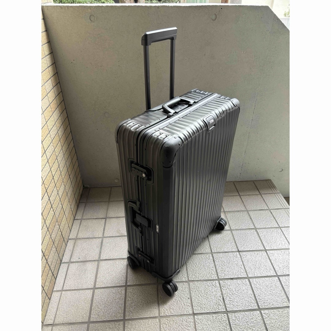 RIMOWA(リモワ)のRIMOWA Topas Stealth  98L メンズのバッグ(トラベルバッグ/スーツケース)の商品写真