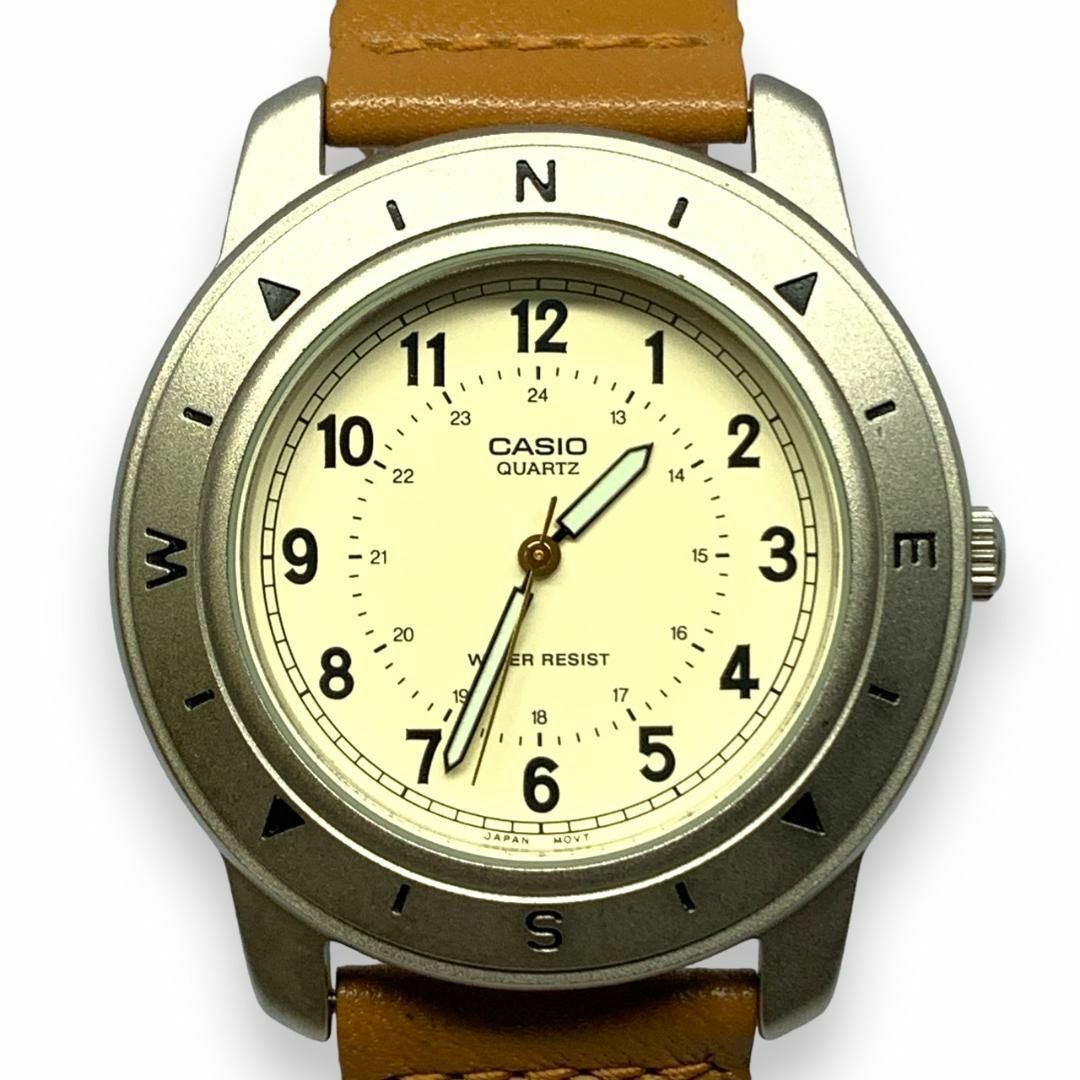美品 CASIO(カシオ) 腕時計 MTP-1138 メンズ アイボリー | フリマアプリ ラクマ