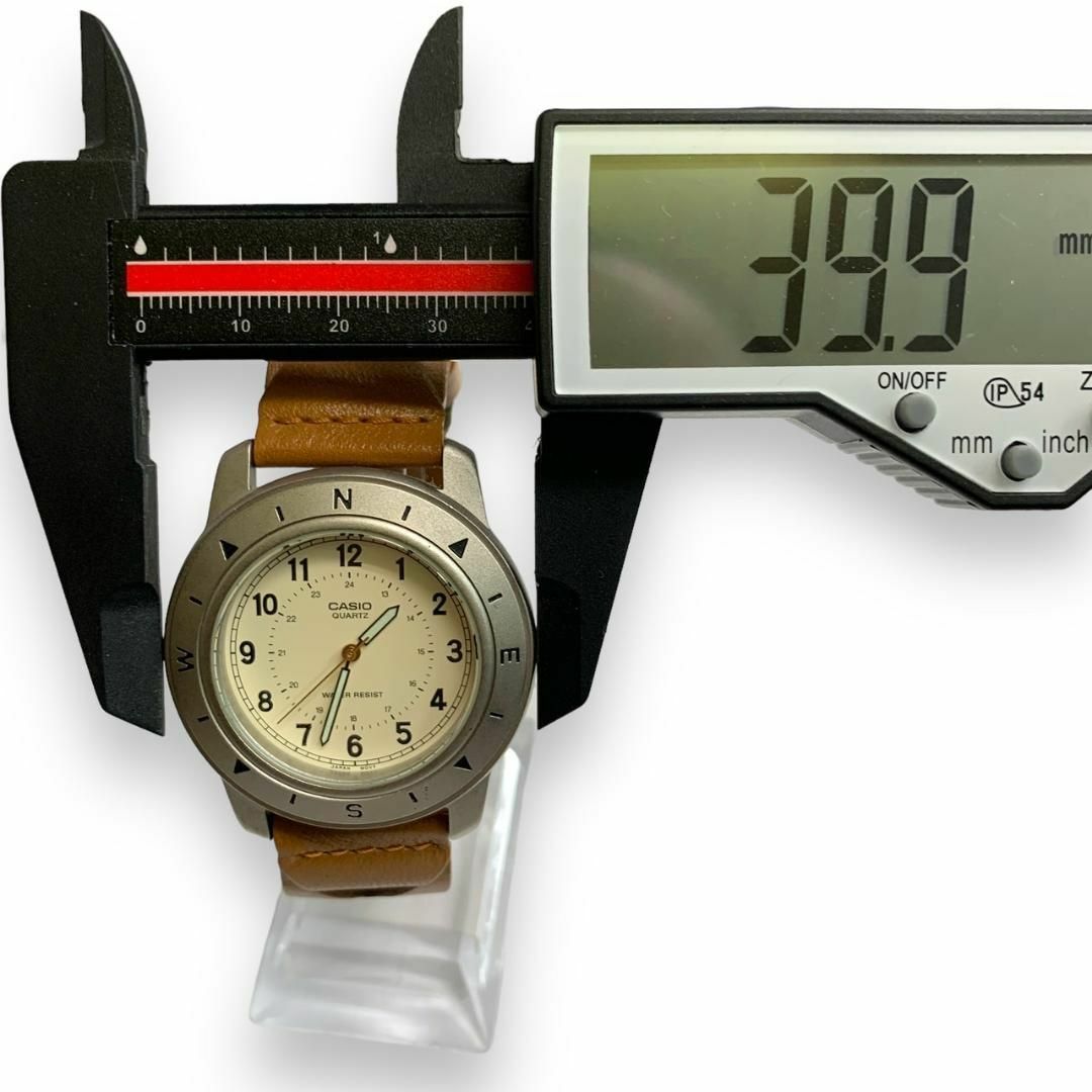 CASIO - 美品 CASIO(カシオ) 腕時計 MTP-1138 メンズ アイボリーの通販