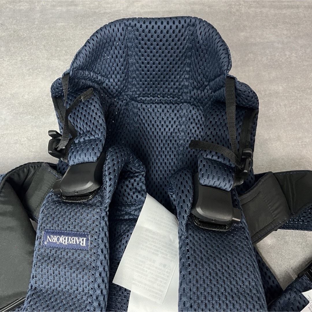 BABYBJORN(ベビービョルン)の美品 BabyBjorn ベビービョルン ベビーキャリア ONE KAI Air キッズ/ベビー/マタニティの外出/移動用品(抱っこひも/おんぶひも)の商品写真