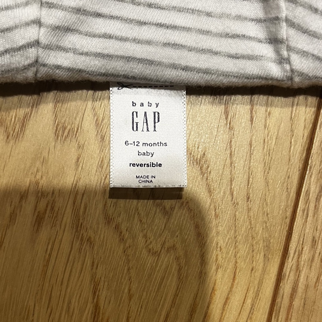 babyGAP(ベビーギャップ)の耳付きフードパーカー　サイズ6-12m キッズ/ベビー/マタニティのベビー服(~85cm)(ジャケット/コート)の商品写真