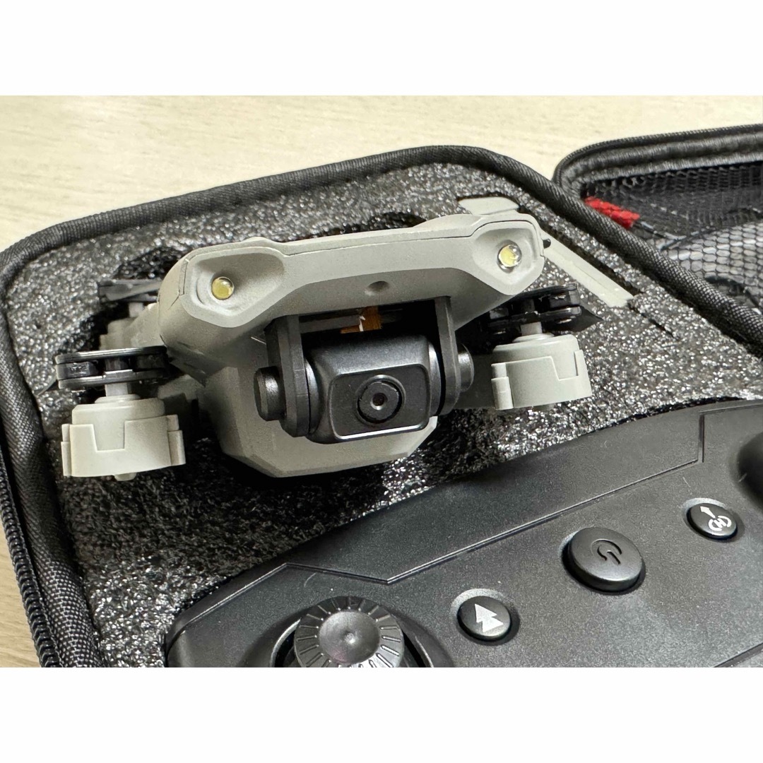 E99 Pro 4kHD ドローン 1回のみ飛行の通販 by KMF|ラクマ E99 Pro 4kHD ドローン 1回のみ飛行の通販 by KMF|ラクマ