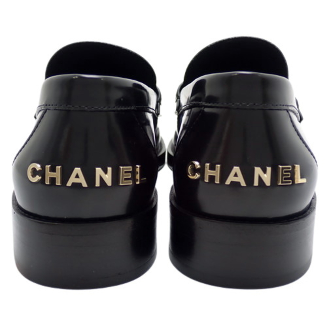 CHANEL(シャネル)のCHANEL(シャネル) ロゴ ローファー ローファー/スリッポン 靴 くつ シューズ 38C カーフスキン ブラック黒 シャンパンゴールド金具 G39190 レディース 40802075011【中古】【アラモード】 レディースの靴/シューズ(スリッポン/モカシン)の商品写真