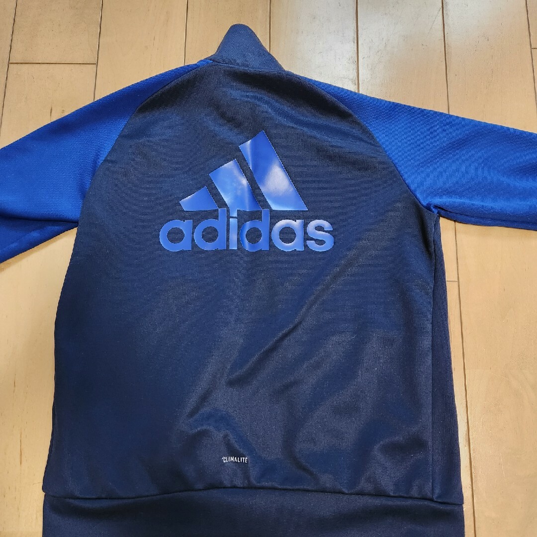 adidas(アディダス)のadidas　ジャージ　男児用 キッズ/ベビー/マタニティのキッズ服男の子用(90cm~)(ジャケット/上着)の商品写真