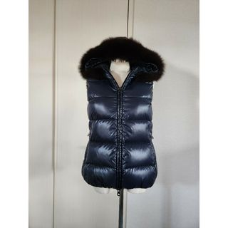 DUVETICA - 美品☆大草直子× DUVETICA コラボ ダウンベスト FEBEDUEの DUVETICA - 美品☆大草直子× DUVETICA コラボ ダウンベスト FEBEDUEの