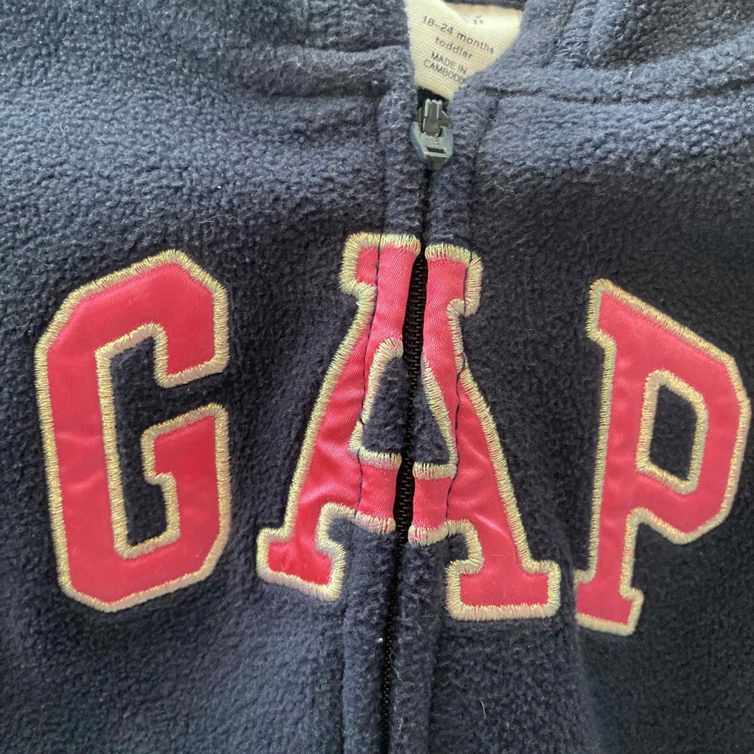 GAP(ギャップ)のGAPキッズ　パーカー【18〜24months】 キッズ/ベビー/マタニティのキッズ服女の子用(90cm~)(ジャケット/上着)の商品写真