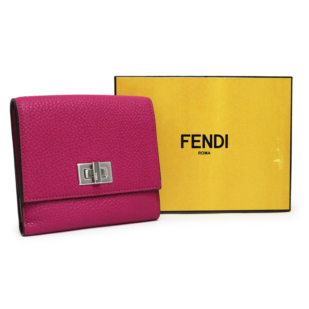 FENDI ピーカブー　セレリア　二つ折り財布