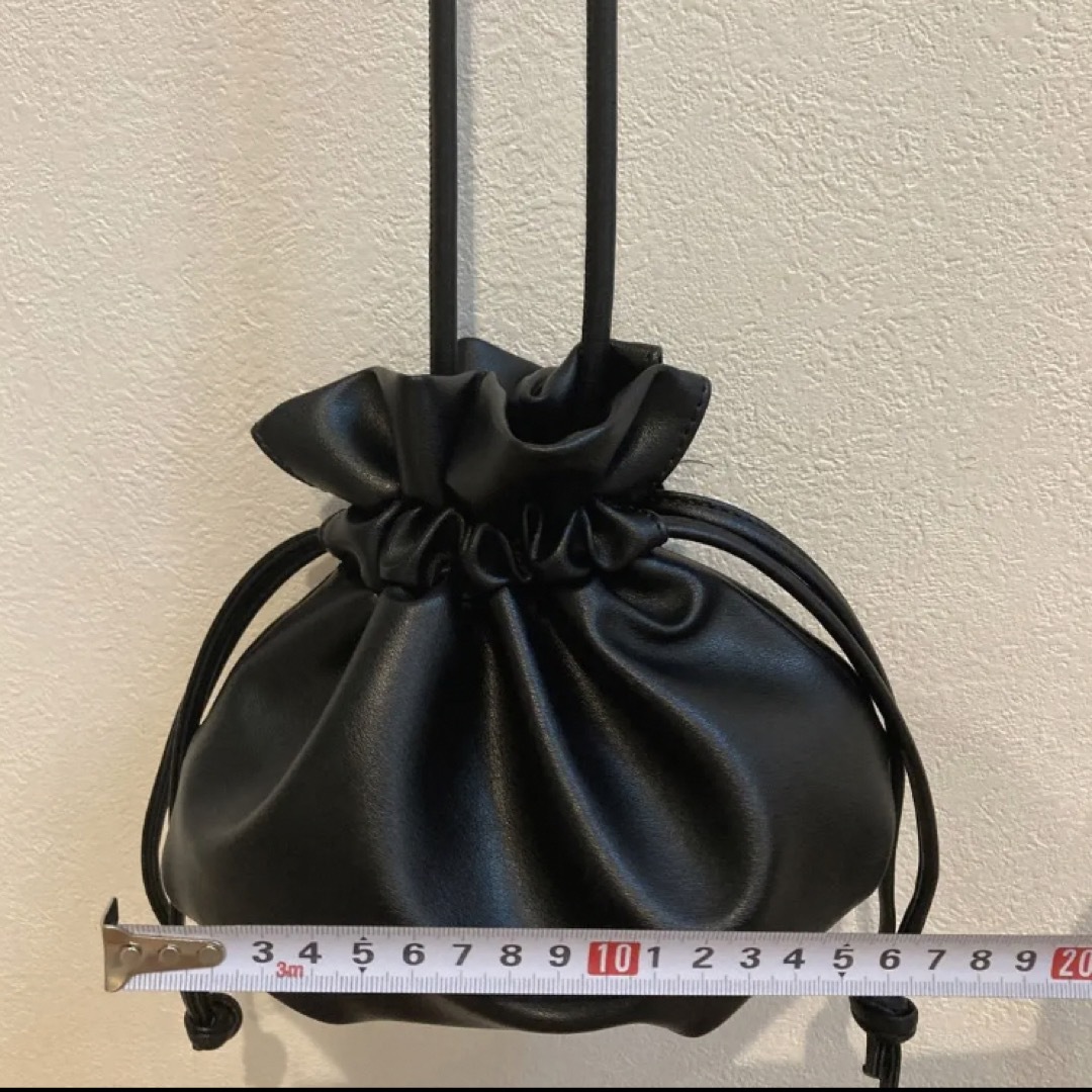 アメリカンホリック　ポシェット　ママバックショルダーバックエコレザー　巾着バック レディースのバッグ(ショルダーバッグ)の商品写真
