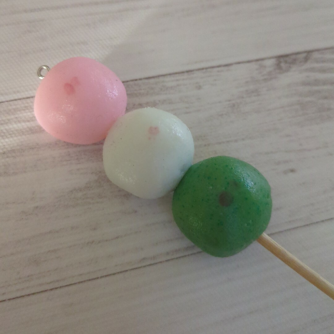 三色だんごの食品サンプル エンタメ/ホビーのおもちゃ/ぬいぐるみ(その他)の商品写真