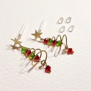 クリスマス　ピアス　ツリー　赤　緑　ビーズ　星(ピアス)