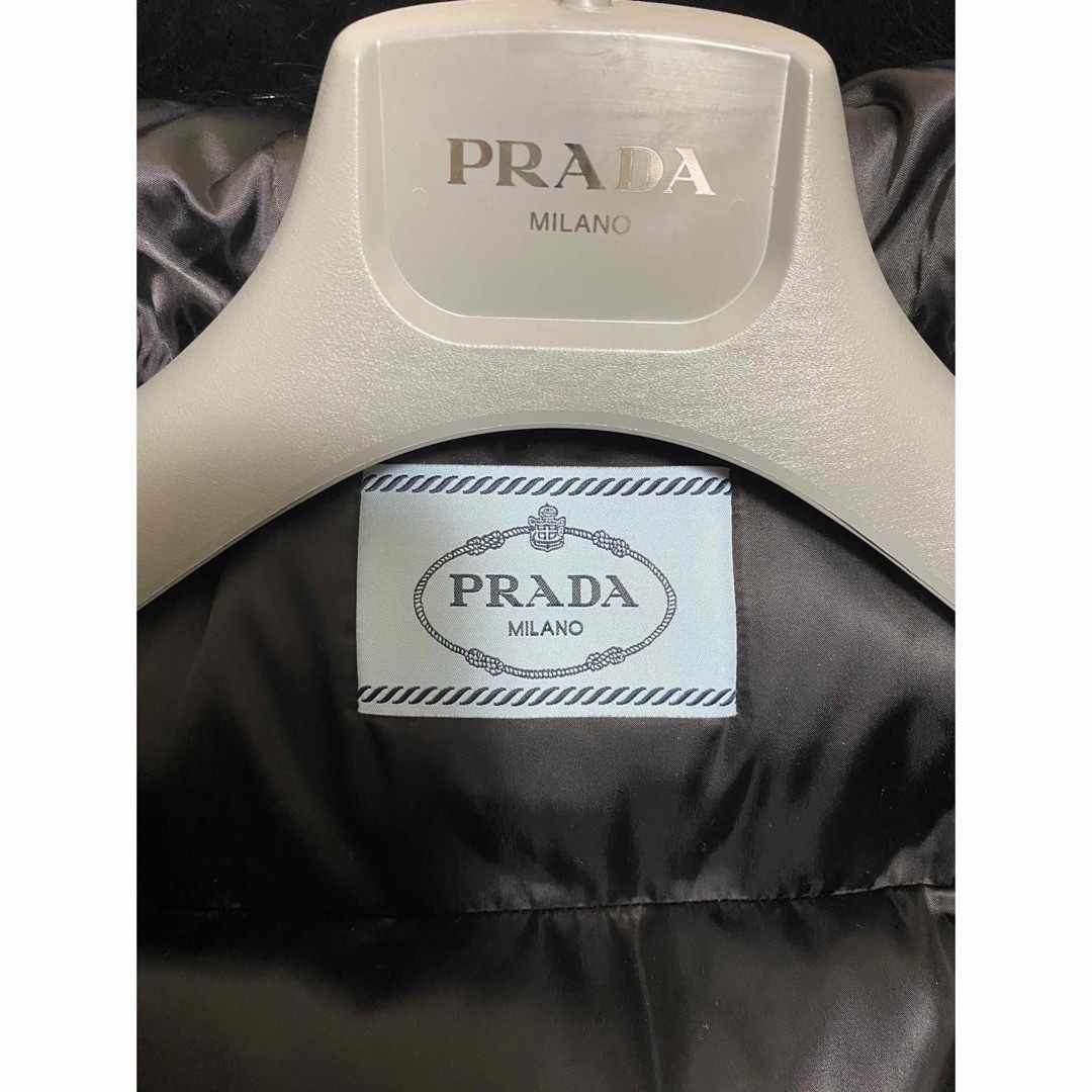 PRADA(プラダ)のPRADA プラダ　ダウンジャケット　ほぼ新品　44サイズ　29Z177 レディースのジャケット/アウター(ダウンジャケット)の商品写真