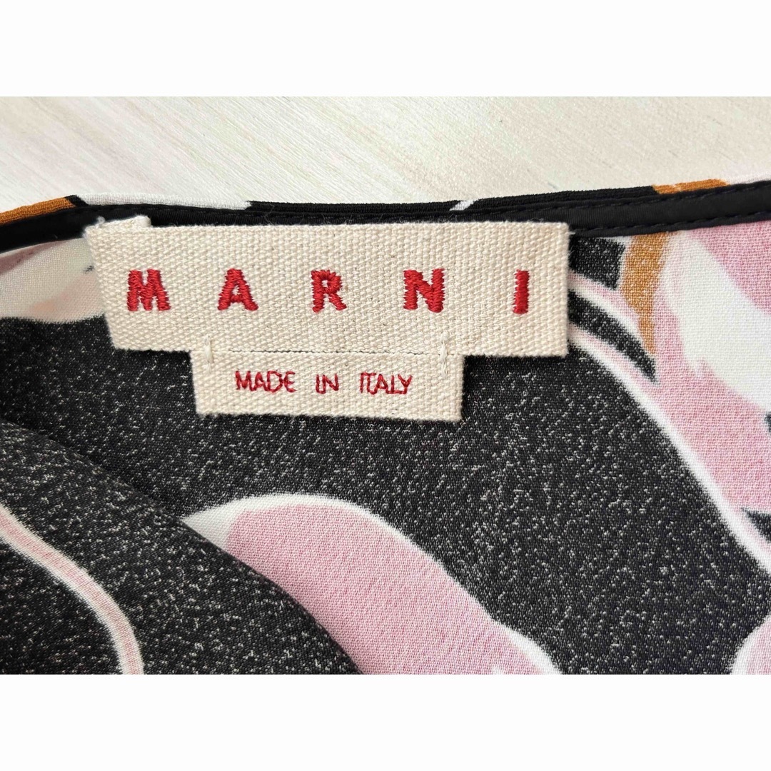 Marni(マルニ)のMARNI 花柄スカート　黒　サイズIT38 レディースのスカート(ロングスカート)の商品写真