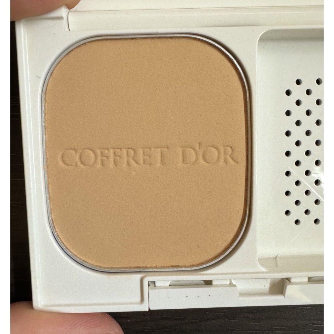 COFFRET D'OR(コフレドール)のコフレドール シルキィフィット パクトUV(ロングキープ) コスメ/美容のベースメイク/化粧品(ファンデーション)の商品写真