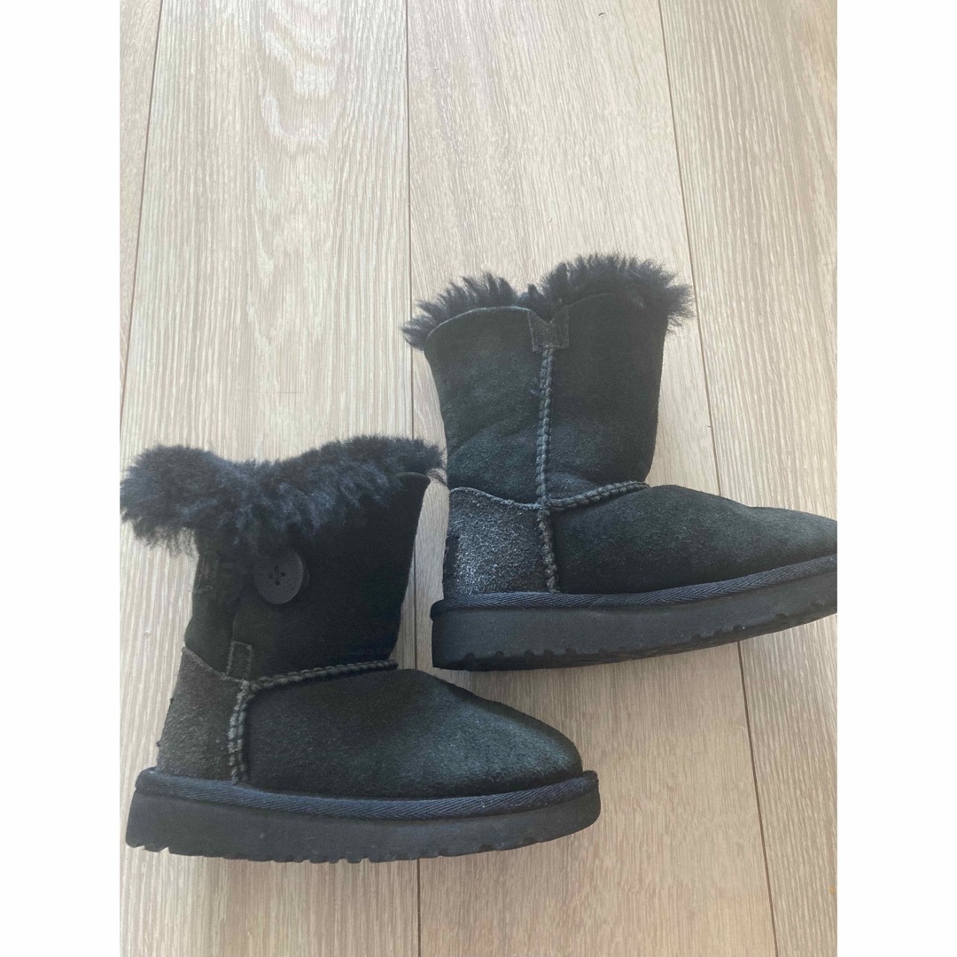 UGG AUSTRALIA(アグオーストラリア)のUGG 15センチ　ブーツ キッズ/ベビー/マタニティのキッズ靴/シューズ(15cm~)(ブーツ)の商品写真