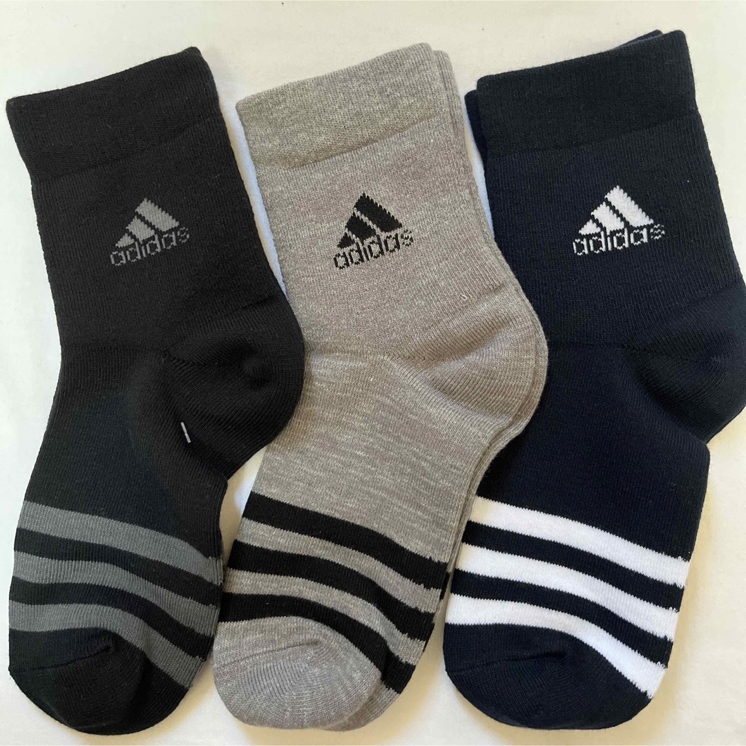 adidas(アディダス)の新品アディダス　プーマ　ソックス　キッズ　21-23cm キッズ/ベビー/マタニティのこども用ファッション小物(靴下/タイツ)の商品写真