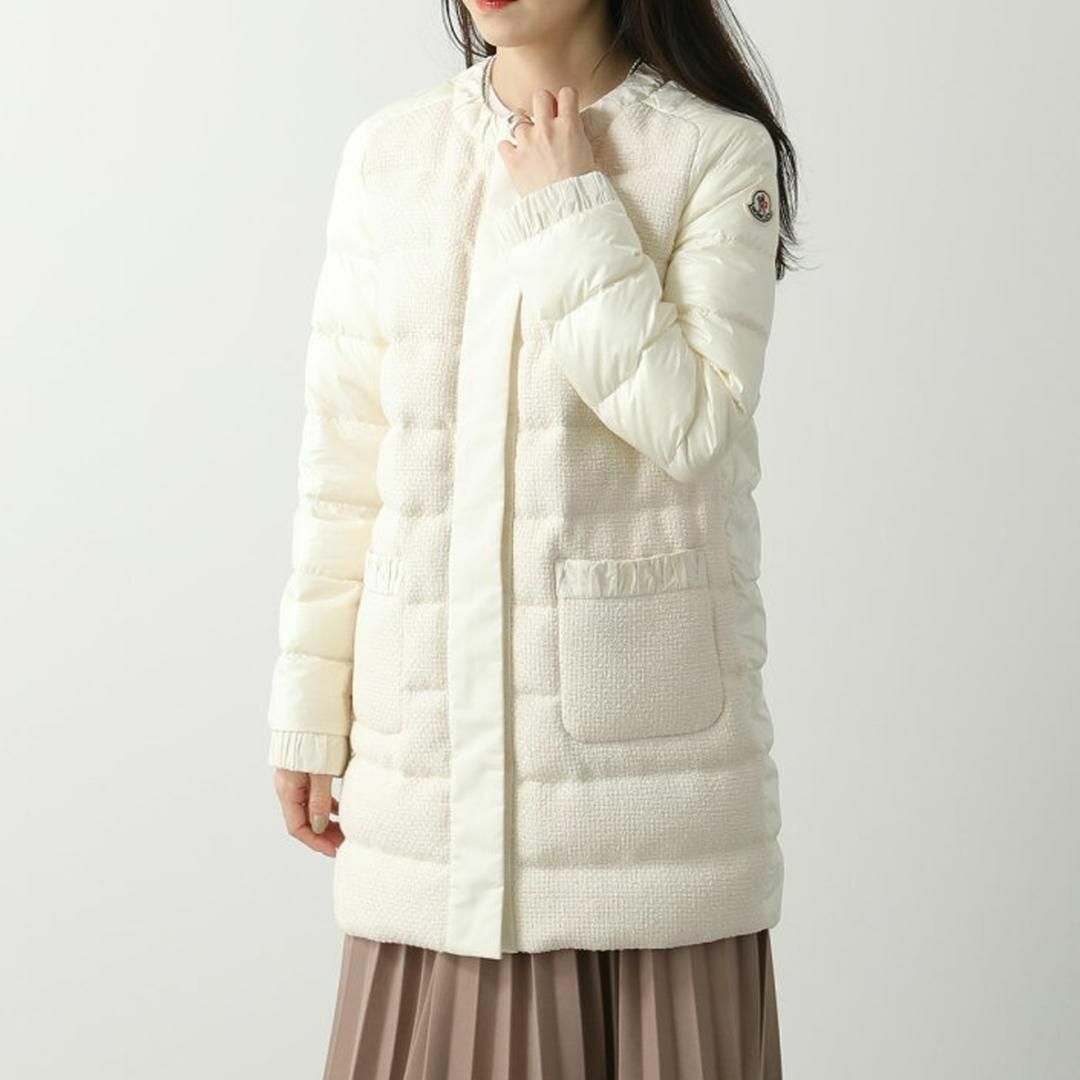 MONCLER(モンクレール)の極美品 モンクレール VEULETTES 白 サイズ0 国内正規品 レディースのジャケット/アウター(ダウンジャケット)の商品写真