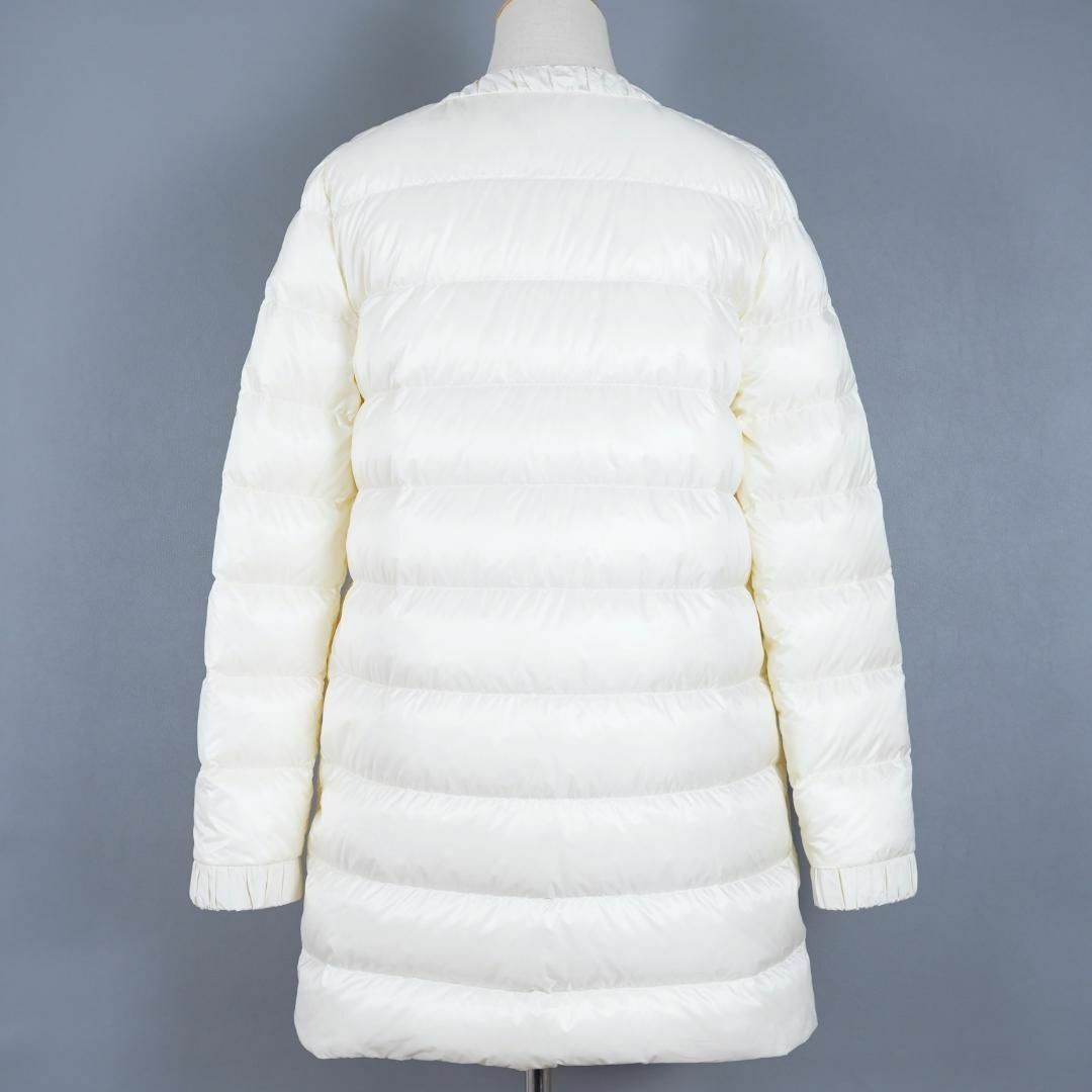 MONCLER(モンクレール)の極美品 モンクレール VEULETTES 白 サイズ0 国内正規品 レディースのジャケット/アウター(ダウンジャケット)の商品写真