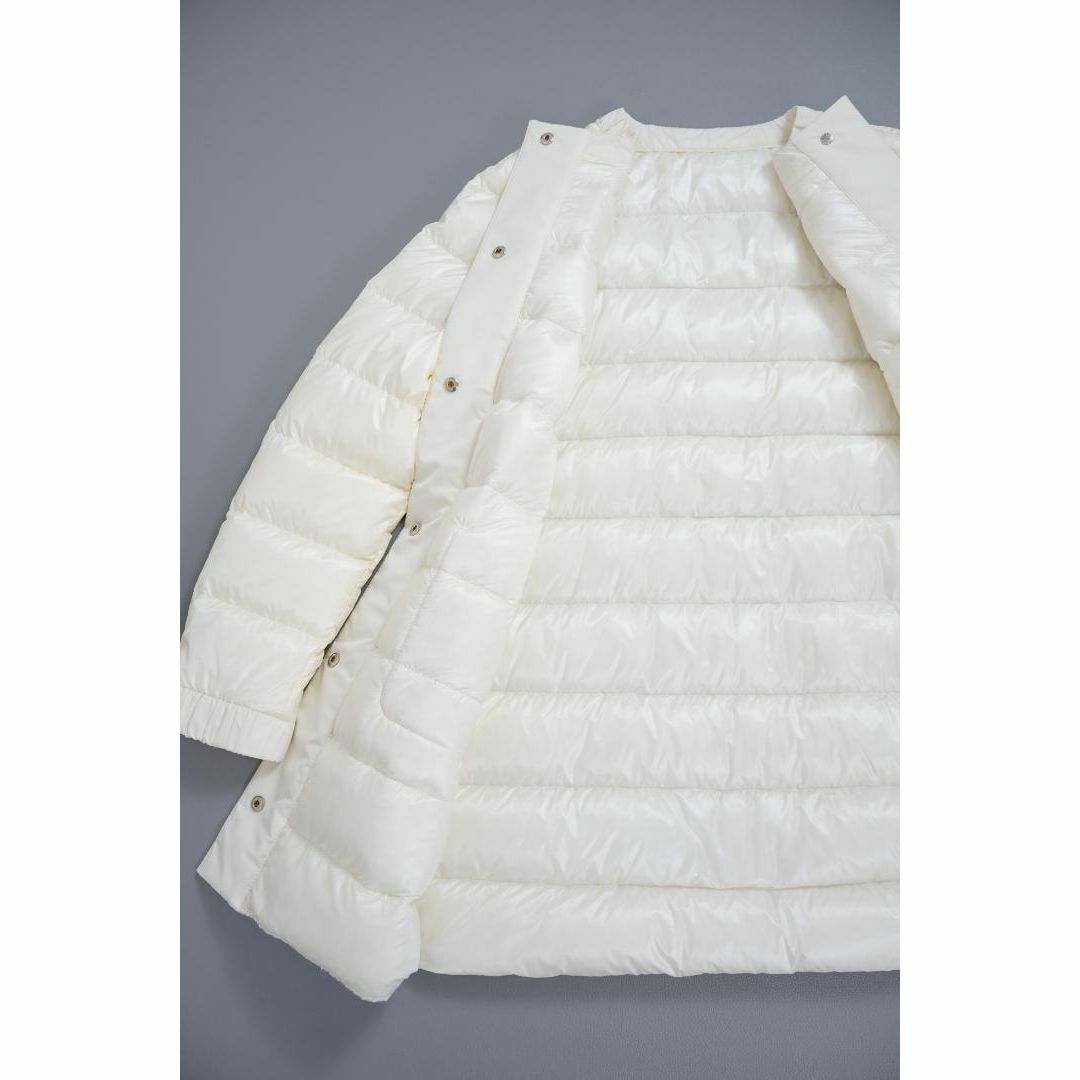 MONCLER(モンクレール)の極美品 モンクレール VEULETTES 白 サイズ0 国内正規品 レディースのジャケット/アウター(ダウンジャケット)の商品写真