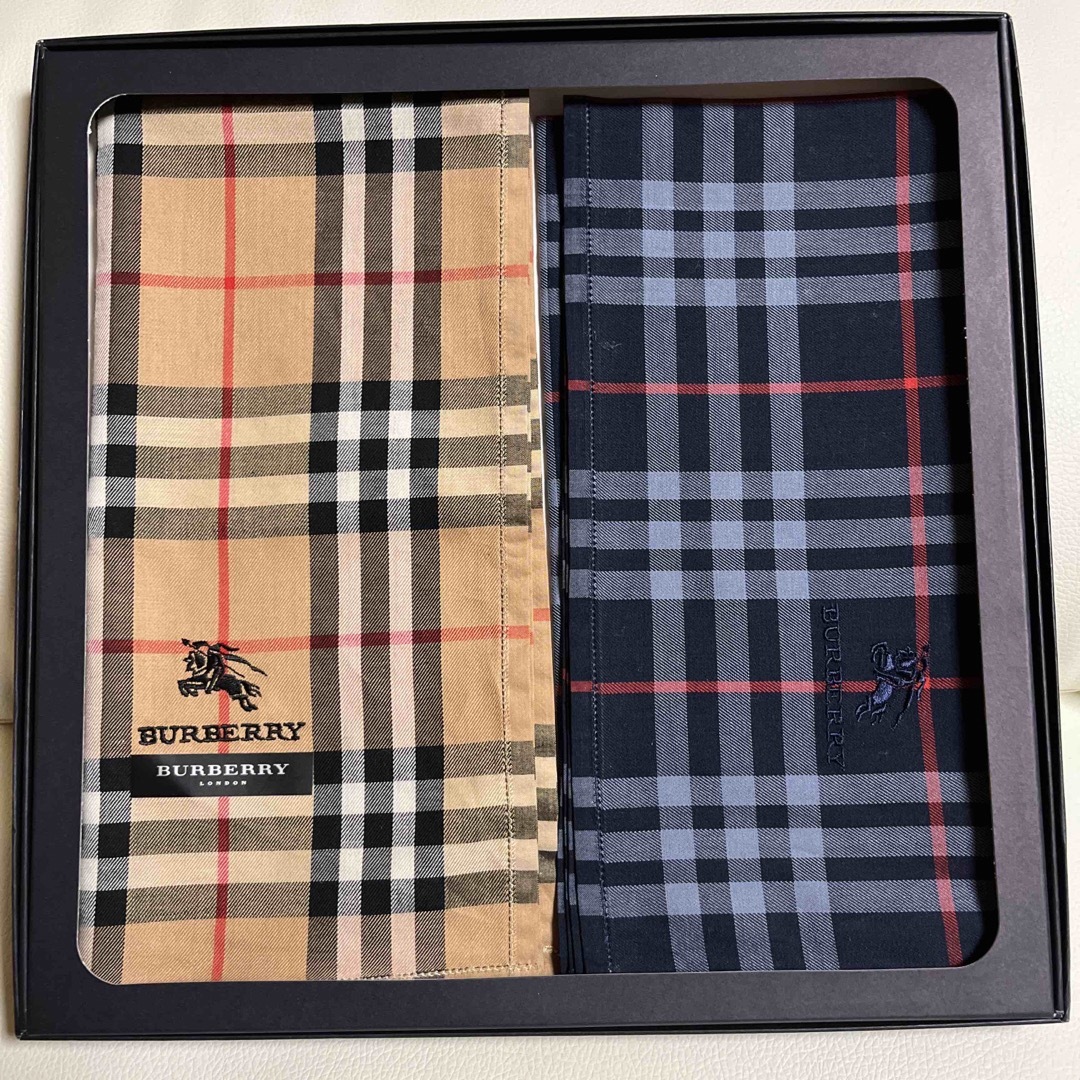 BURBERRY(バーバリー)のBurberry ハンカチ　新品未使用 メンズのファッション小物(ハンカチ/ポケットチーフ)の商品写真