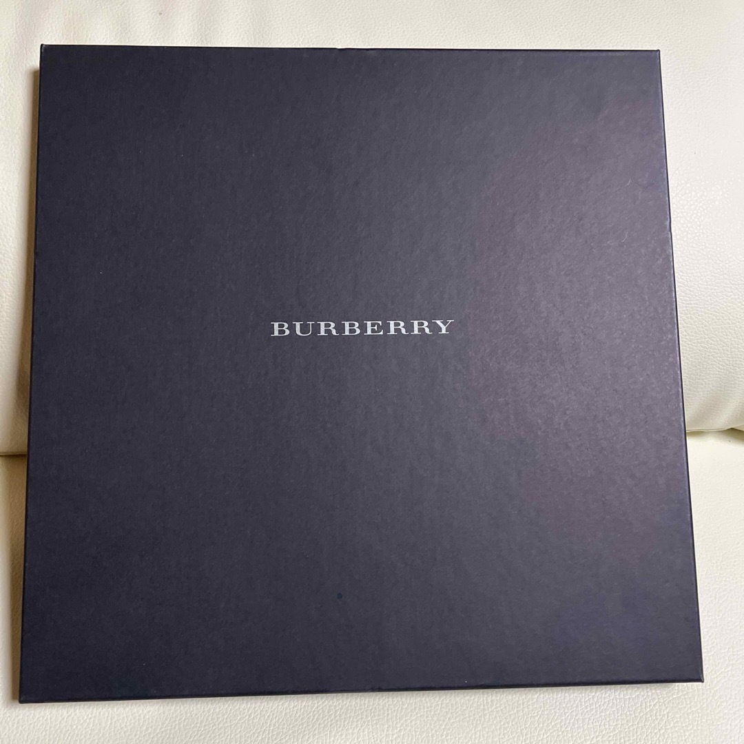 BURBERRY(バーバリー)のBurberry ハンカチ　新品未使用 メンズのファッション小物(ハンカチ/ポケットチーフ)の商品写真