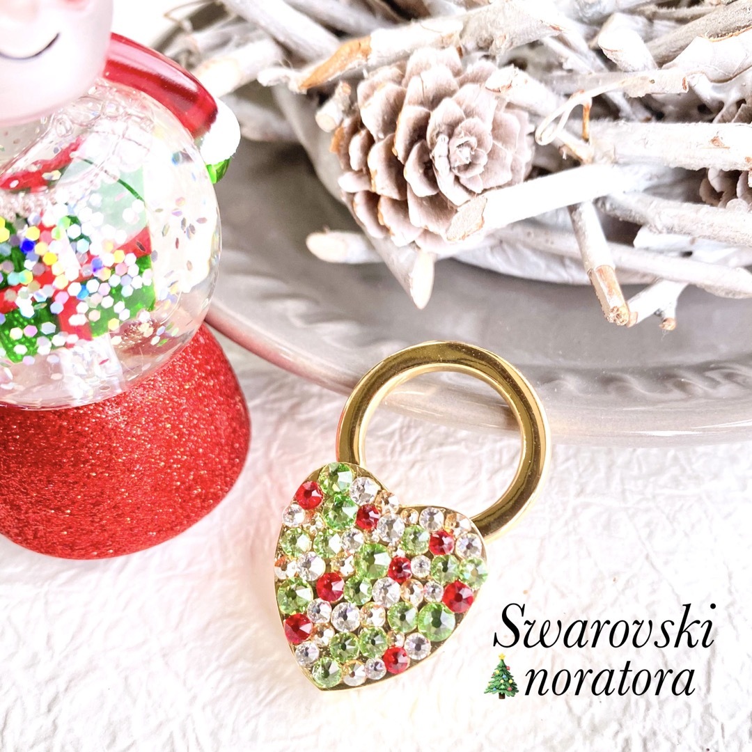 SWAROVSKI(スワロフスキー)のキーホルダー　キーリング　スワロフスキー　クリスマス　キーケース　送料無料 レディースのファッション小物(キーホルダー)の商品写真