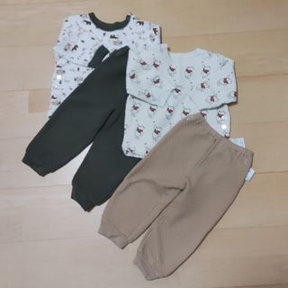 ユニクロ(UNIQLO)のUNIQLO　ベビーキルトパジャマ2着セット(パジャマ)