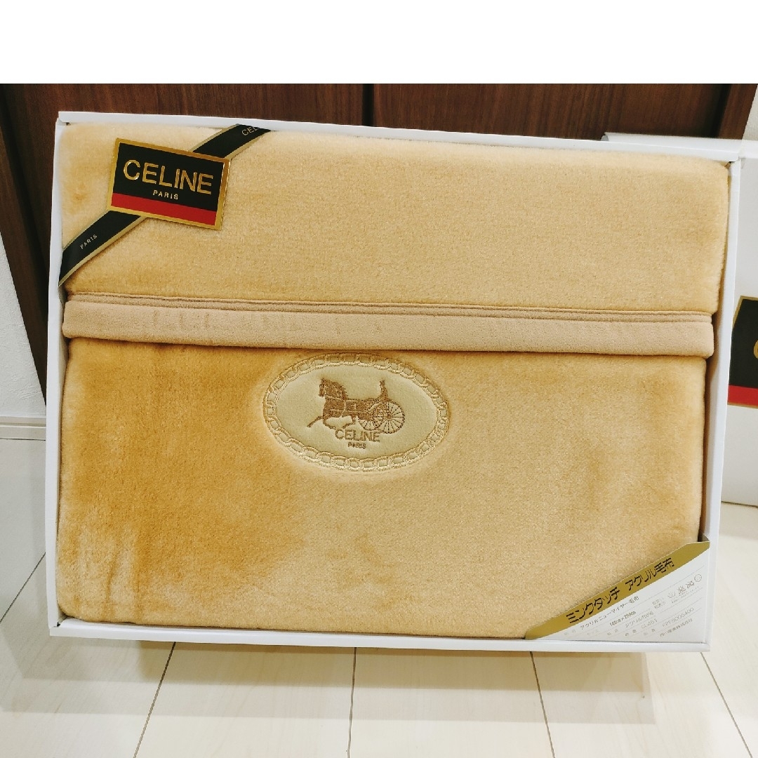 celine(セリーヌ)の【新品】 CELINE　ミンクタッチ 毛布　ベージュ インテリア/住まい/日用品の寝具(毛布)の商品写真