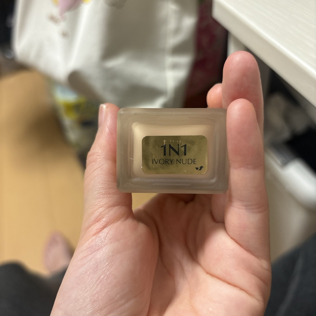 Estee Lauder(エスティローダー)のダブル　ウェア　72 コスメ/美容のベースメイク/化粧品(ファンデーション)の商品写真