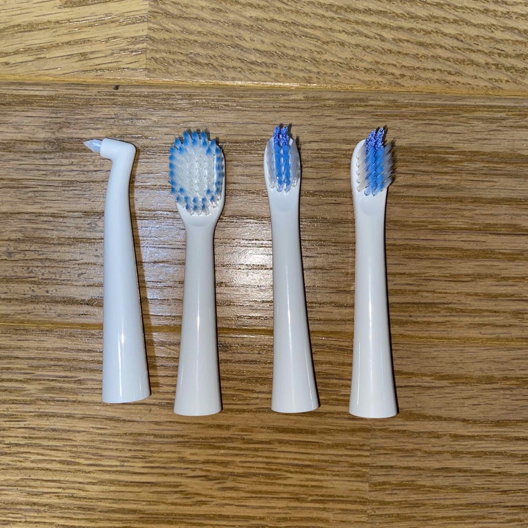 OMRON(オムロン)のオムロン電動歯ブラシ替え キッズ/ベビー/マタニティの洗浄/衛生用品(歯ブラシ/歯みがき用品)の商品写真