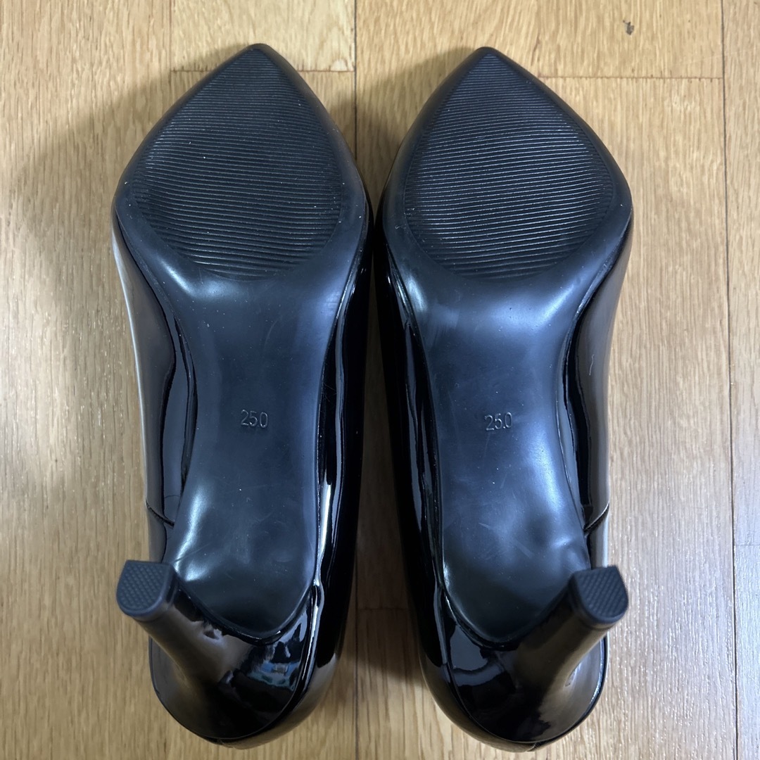 GU(ジーユー)のＧＵ　レディース　エナメルパンプス　25 ｃａ様専用 レディースの靴/シューズ(ハイヒール/パンプス)の商品写真