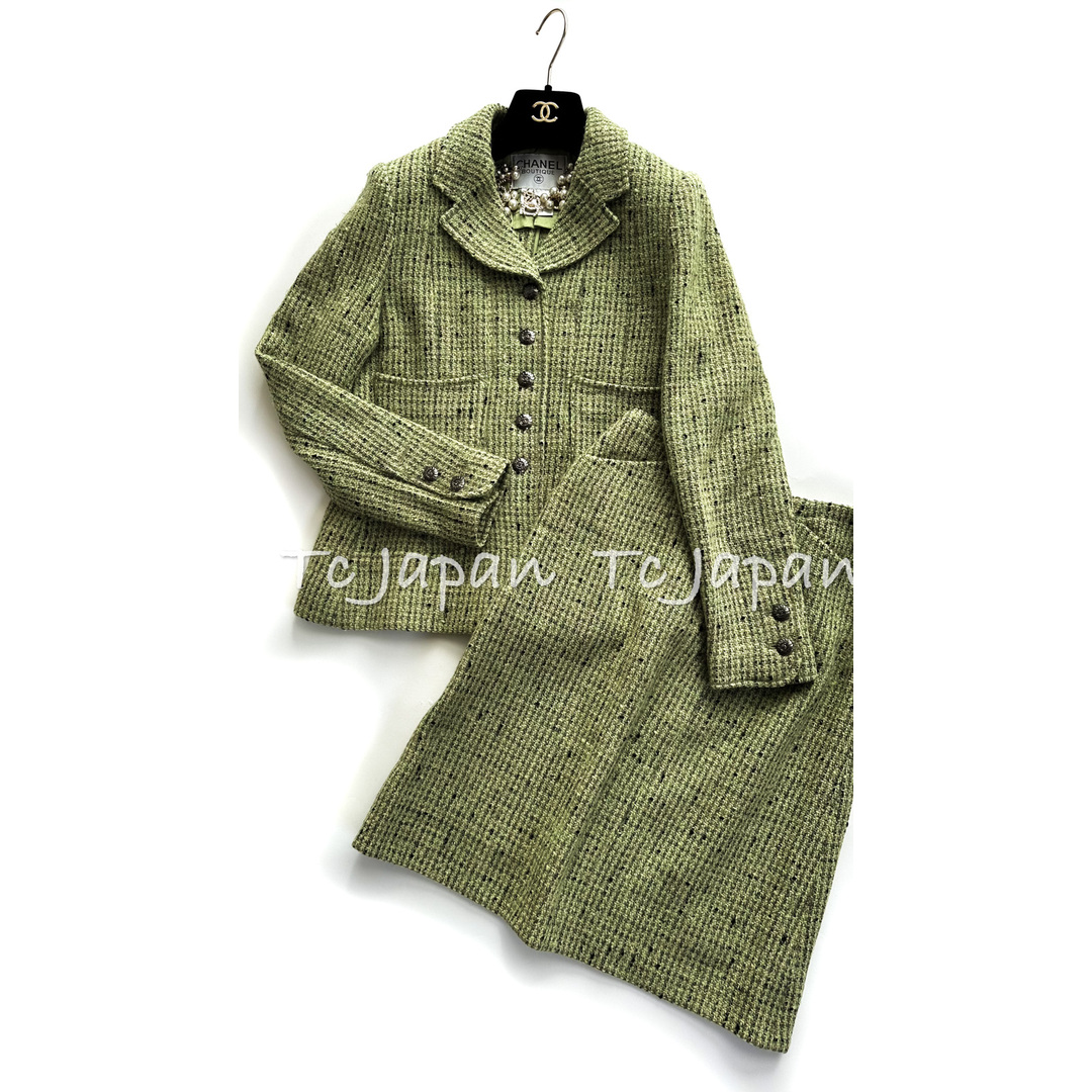 CHANEL(シャネル)のシャネル スーツ CHANEL ヴィンテージ オリーブ 美しい若草色 グリーン ウール シルク ツイード ジャケット スカート スーツ 美品 36 レディースのジャケット/アウター(テーラードジャケット)の商品写真