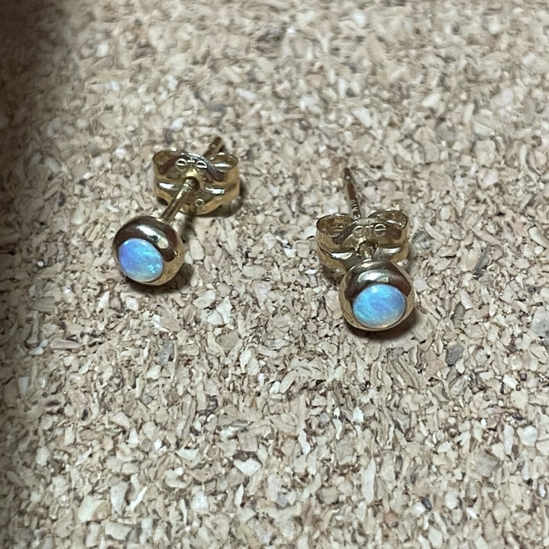 ete(エテ)のete K10YG オパール ピアス  レディースのアクセサリー(ピアス)の商品写真